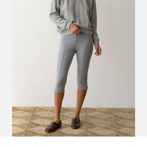 DONNI. Gray Ribbed Capri Pants with Front Seam